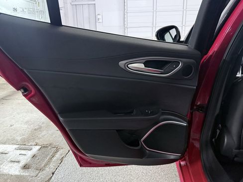 Used 2022 Alfa Romeo Giulia Veloce image 23