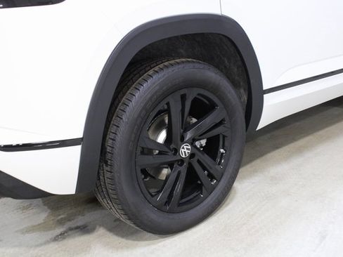 New 2026 Volkswagen Atlas Cross Sport SEL R-Line image 26