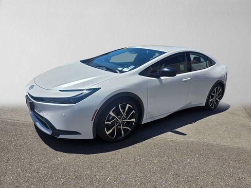 Used 2023 Toyota Prius Prime FWD image 7