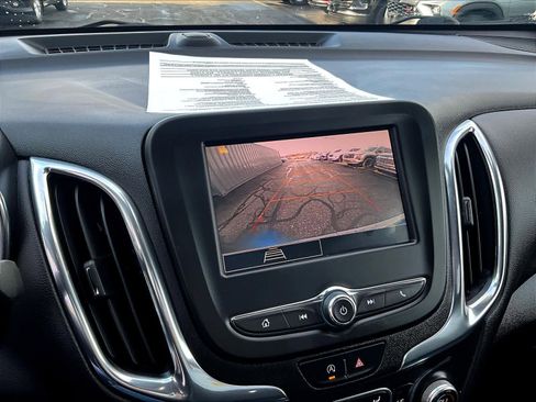 Used 2023 Chevrolet Equinox LT image 18
