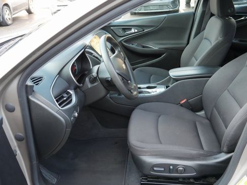 Used 2024 Chevrolet Malibu LT image 8