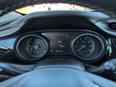 Used 2022 Buick Encore GX Select w/ Sport Touring Package image 28