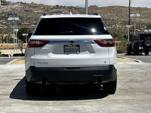 Used 2021 Chevrolet Traverse LT w/ LPO, Black Accent Package FWD image 7