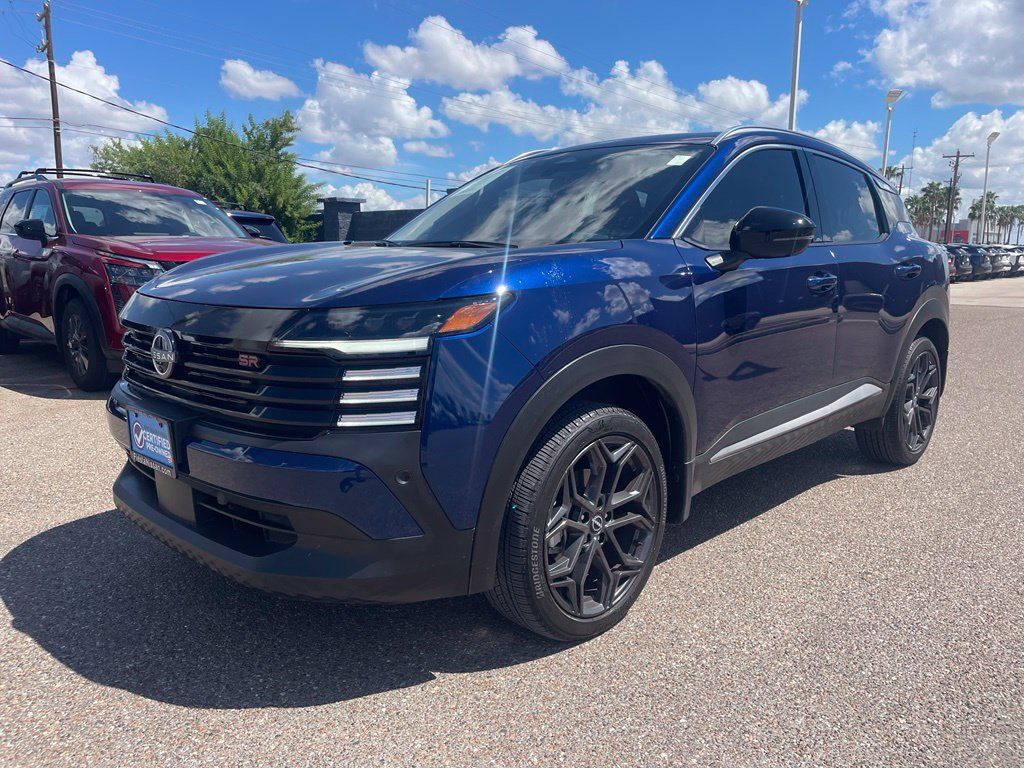 Used 2026 Nissan Kicks SR w/ SR Premium Package FWD image 3