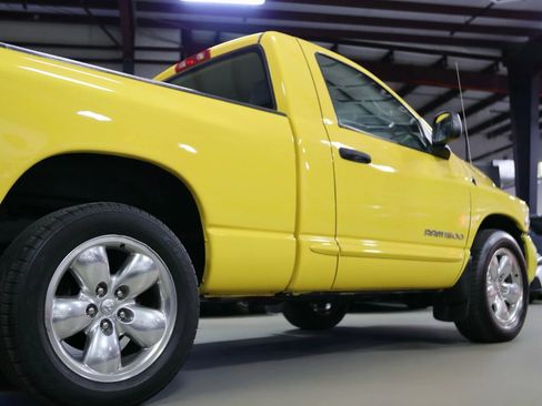 Used 2005 Dodge Ram 1500 Truck SLT w/ Rumblebee Group image 12
