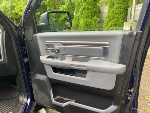 Used 2017 RAM 1500 Classic SLT AWD/4WD image 23