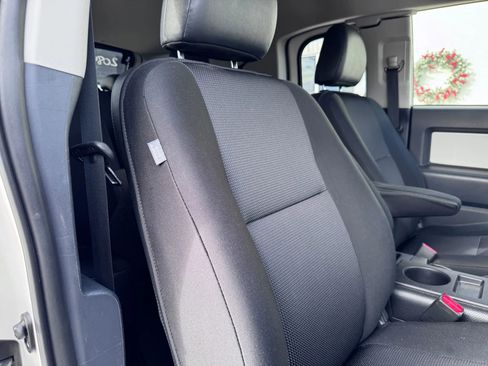 Used 2014 Toyota FJ Cruiser 4WD w/ Upgrade Package image 12