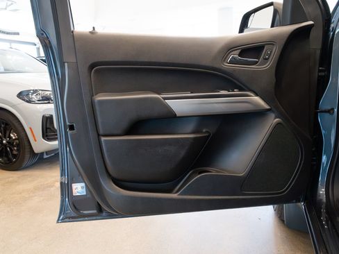 Used 2016 Chevrolet Colorado LT w/ LT Convenience Package RWD image 16