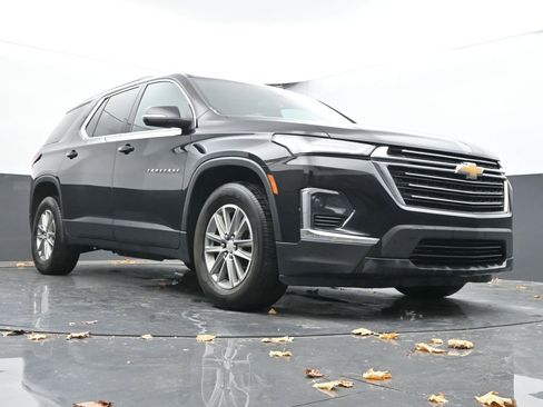 Used 2023 Chevrolet Traverse LT image 41