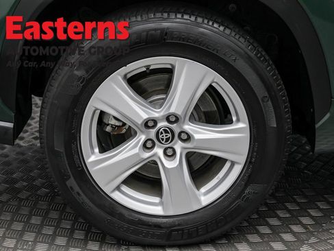 Used 2023 Toyota Highlander LE image 31