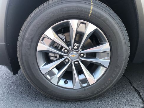 New 2025 Chevrolet Equinox LT w/ Safety and Technology Package FWD image 23