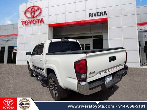 Used 2018 Toyota Tacoma SR5 AWD/4WD image 7