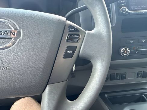 Used 2018 Nissan NV 3500 SL RWD image 14