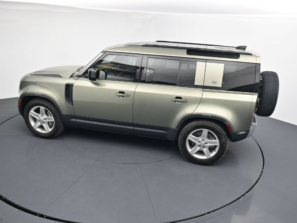 Used 2021 Land Rover Defender 110 SE AWD/4WD image 13