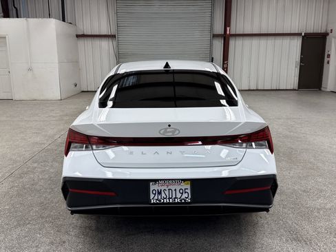 Used 2024 Hyundai Elantra Blue image 16