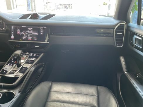 Used 2019 Porsche Cayenne AWD/4WD image 25