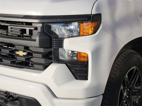 Used 2024 Chevrolet Silverado 1500 Custom image 10