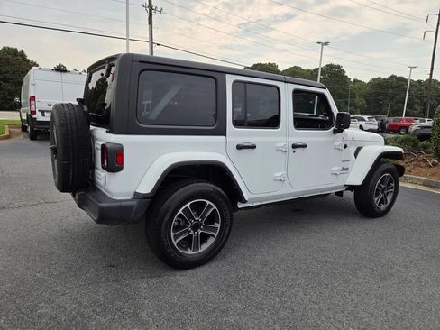 Used 2023 Jeep Wrangler Unlimited Sahara w/ Cold Weather Group AWD/4WD image 12