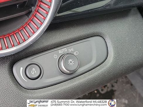 Used 2024 Chevrolet Trax RS w/ Sunroof Package image 36