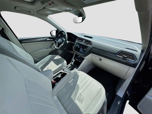 Used 2023 Volkswagen Tiguan SE FWD image 13