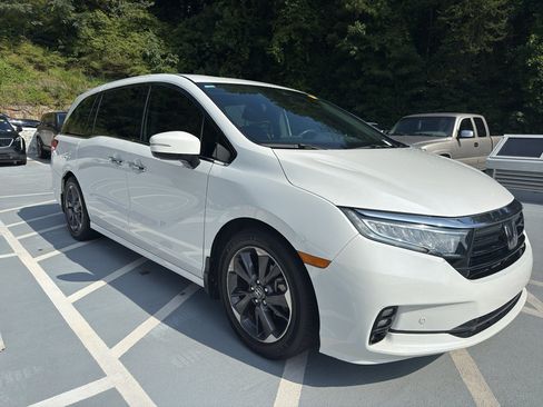 Used 2023 Honda Odyssey Elite image 4