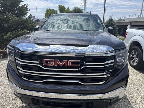 Used 2023 GMC Sierra 1500 SLT w/ SLT Convenience Package AWD/4WD image 4