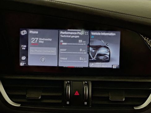 Used 2023 Alfa Romeo Giulia Veloce AWD/4WD image 12