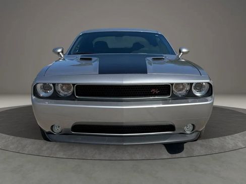 Used 2013 Dodge Challenger R/T image 2