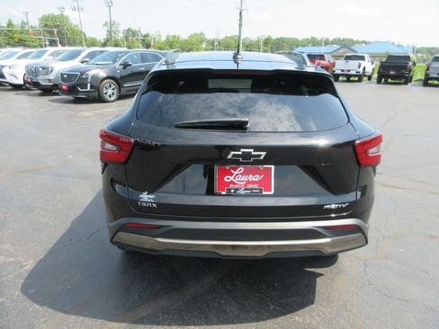 Certified 2025 Chevrolet Trax ACTIV w/ Driver Confidence Package FWD image 7