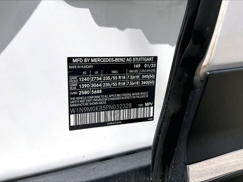 Certified 2023 Mercedes-Benz EQB 300 4MATIC w/ Exclusive Package image 37