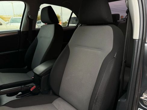 Used 2017 Volkswagen Jetta S image 40