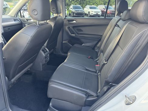 Used 2018 Volkswagen Tiguan SE w/ 18" Alloy Wheels Package AWD/4WD image 14