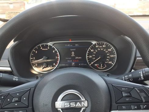 Used 2024 Nissan Altima 2.5 SV FWD image 20