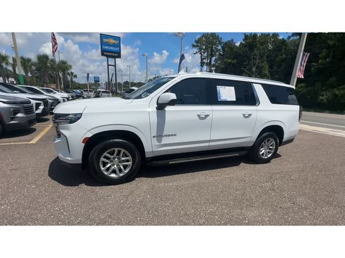 Used 2024 Chevrolet Suburban LT AWD/4WD image 6