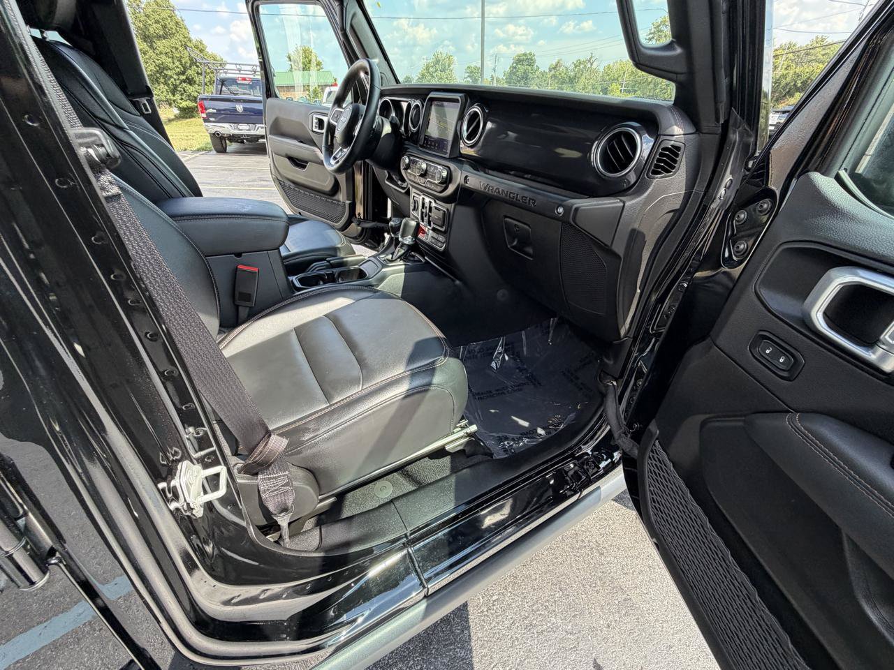 Used 2023 Jeep Wrangler Unlimited Rubicon 392 w/ Dual Top Group AWD/4WD image 43