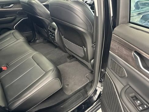 Used 2023 Jeep Grand Cherokee 4WD 4xe w/ Luxury Tech Group II image 32