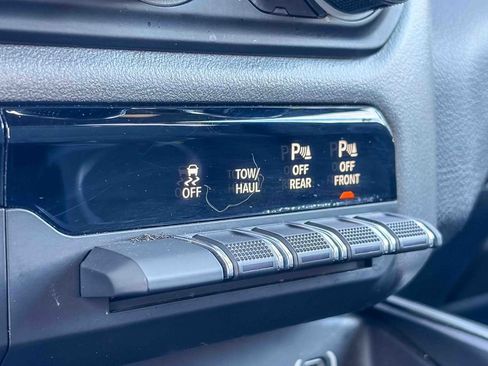 Used 2021 RAM 1500 Big Horn image 36