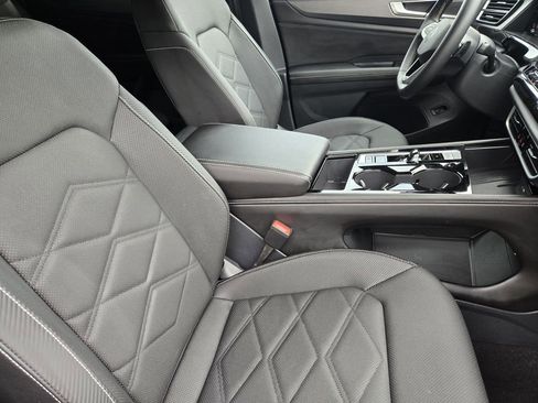 Used 2026 Volkswagen Atlas Cross Sport SE FWD image 19