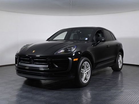 Used 2024 Porsche Macan AWD/4WD image 1