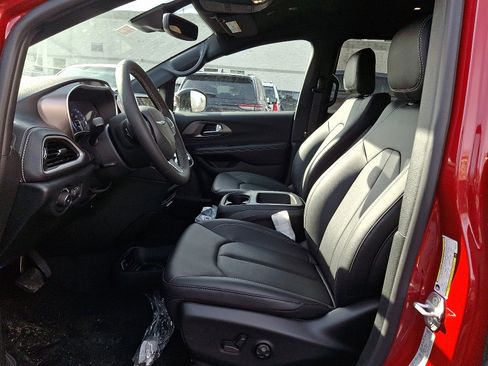 New 2026 Chrysler Pacifica Select image 11