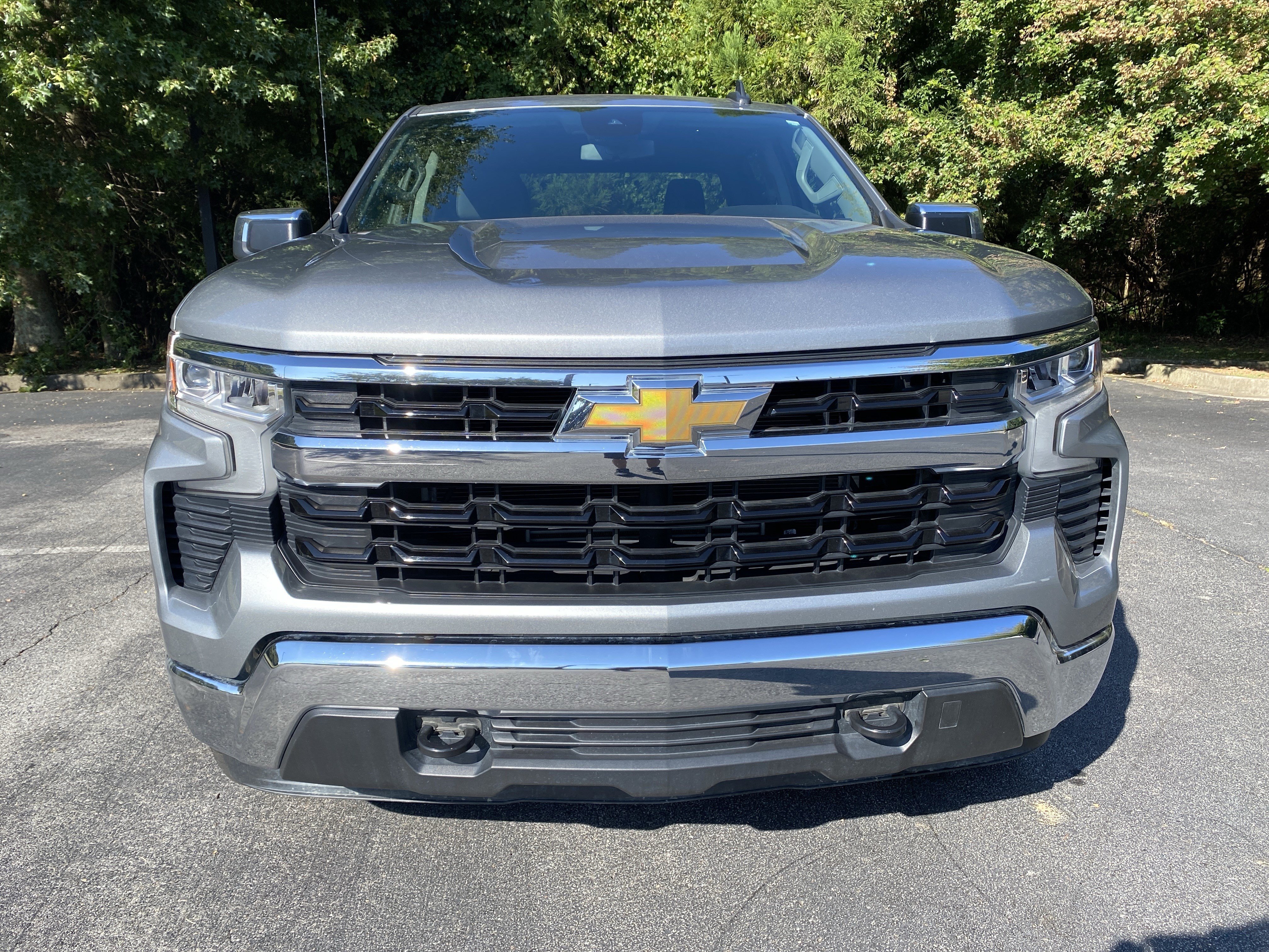 Used 2023 Chevrolet Silverado 1500 LT AWD/4WD image 3