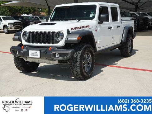 Used 2025 Jeep Gladiator Mojave w/ Convenience Group AWD/4WD image 1