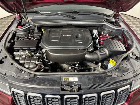 Used 2017 Jeep Grand Cherokee Limited w/ Trailer Tow Group IV AWD/4WD image 36