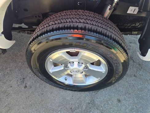 Used 2015 Toyota Tacoma 4x4 Double Cab w/ TRD Sport Package image 31