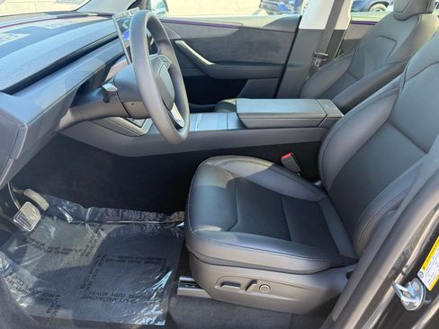 Used 2026 Tesla Model Y AWD image 22