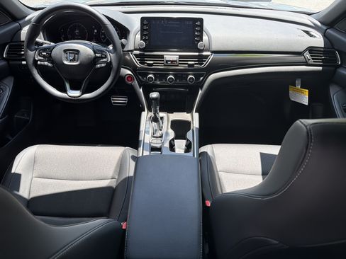 Used 2022 Honda Accord Sport image 4