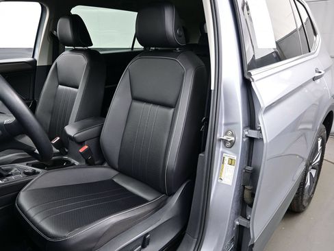 Used 2022 Volkswagen Tiguan SE AWD/4WD image 12