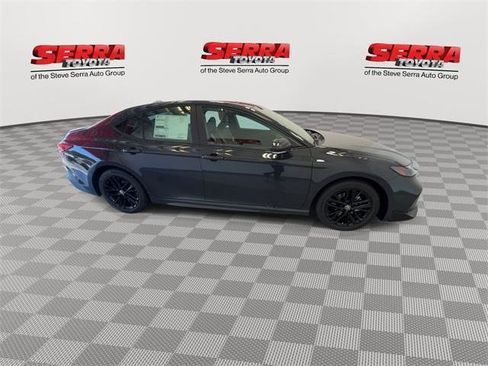 Certified 2025 Toyota Camry SE image 4