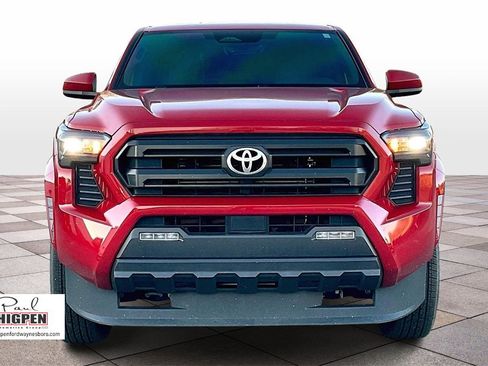 Used 2025 Toyota Tacoma SR5 image 3