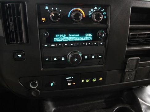 Used 2024 GMC Savana 3500 Extended image 22